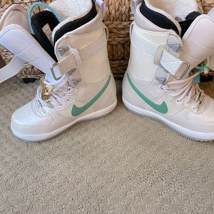 Nike Zoom Force 1 ZF1 White Green Snowboard Boots Womens Size 5